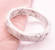 Load image into Gallery viewer, Marble geometric teething bangle
