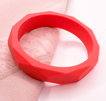 Load image into Gallery viewer, Coral geometric teething bangle

